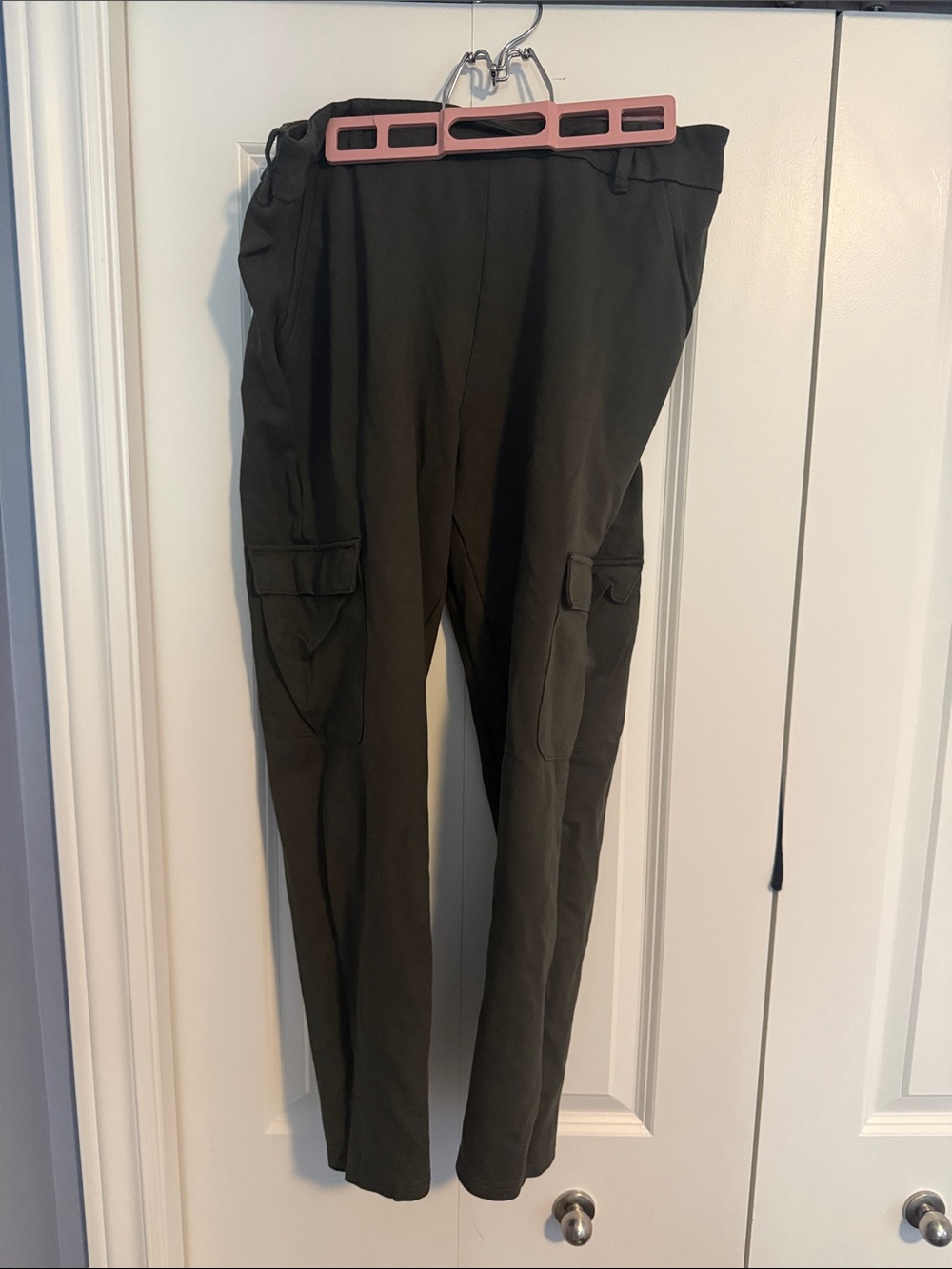 Suzy Shier Olive Green Cargo Leggings
